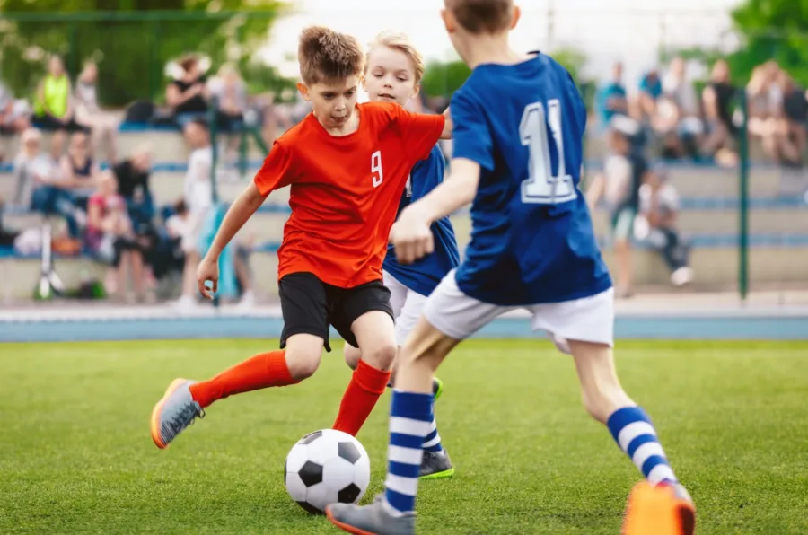 Obóz sportowy jako fundament zdrowego stylu życia i rozwoju charakteru – perspektywa eksperta